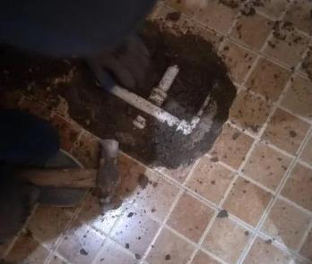 琼山卫生间漏水维修公司为您分享下卫生间渗水如何处理及注意事项
